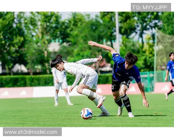 足球明星的时尚选择与个性化首饰搭配解析