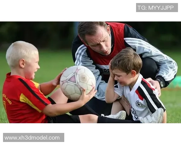 足球明星与孩子们的温馨时光展现亲情与梦想的完美结合